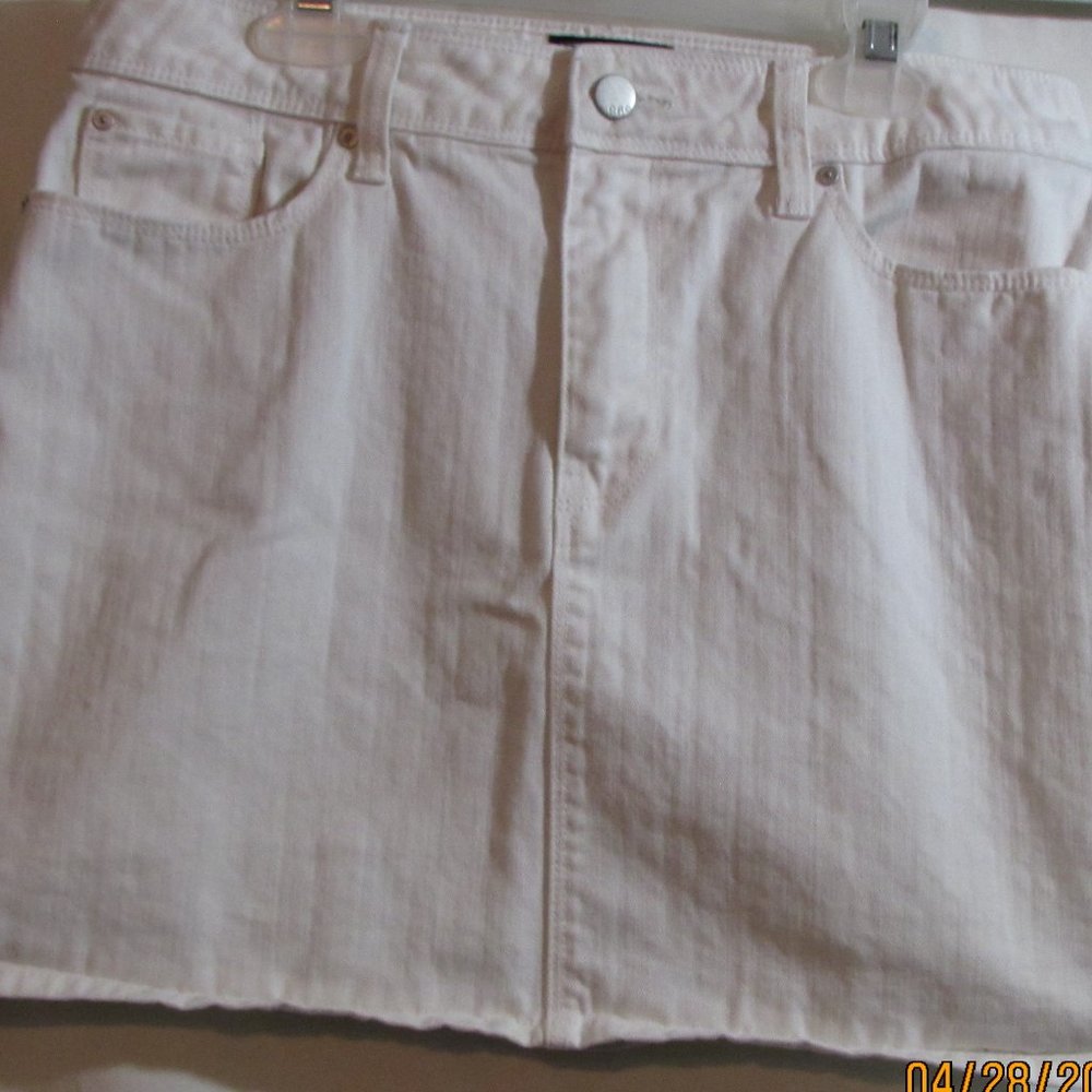 GAP SIZE 6 WHITE DENIM SKIRT JEAN STRETCH SPRING SUMMER CASUAL